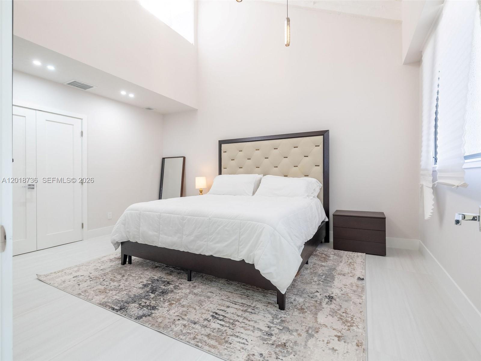 PORTSIDE YACHT CLUB CONDO - Residential