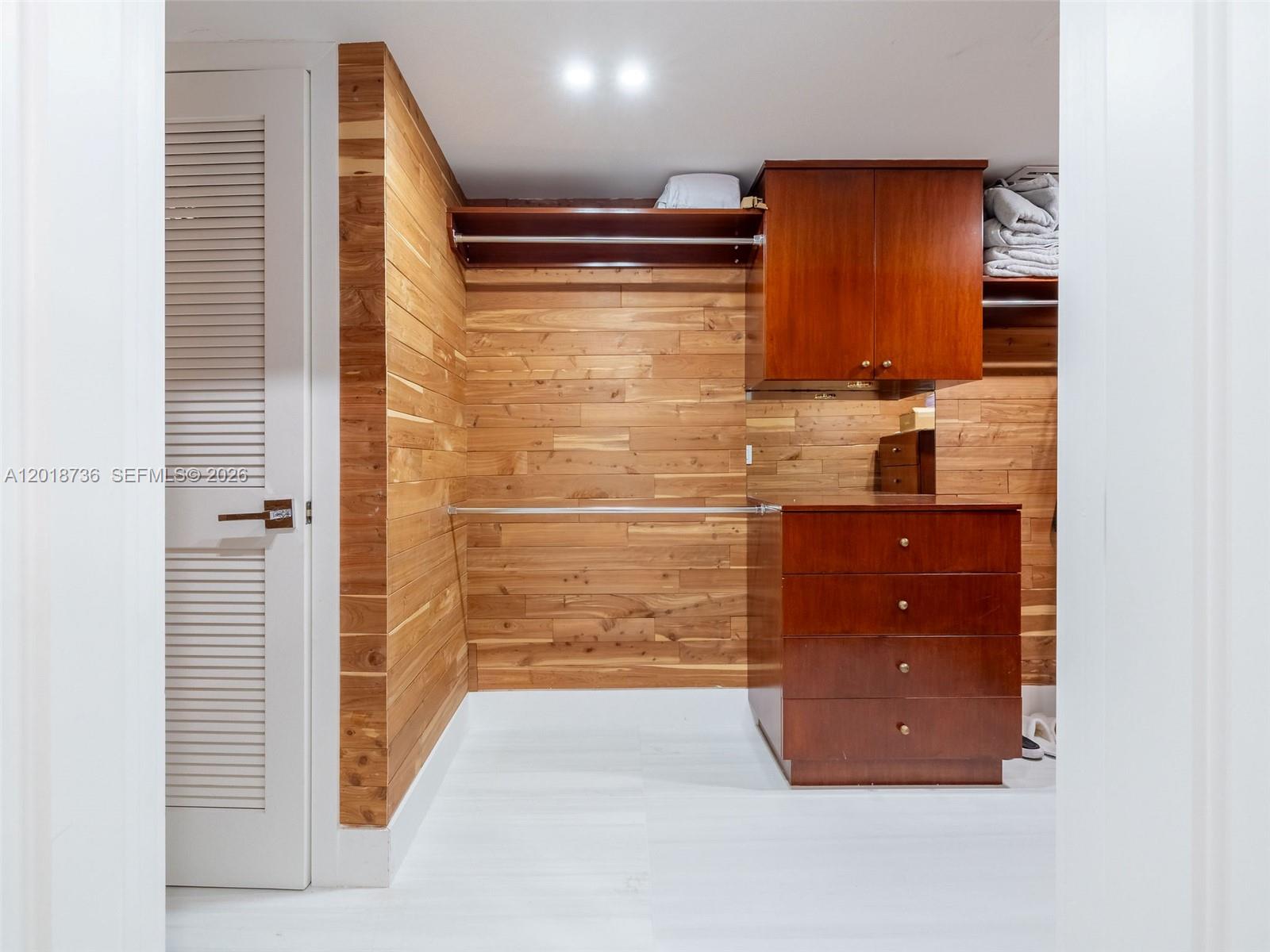 PORTSIDE YACHT CLUB CONDO - Residential