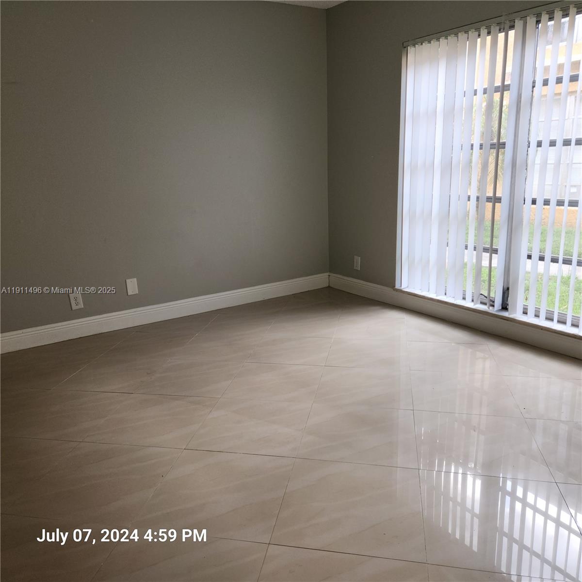 ARBOR KEYS CONDO - Residential