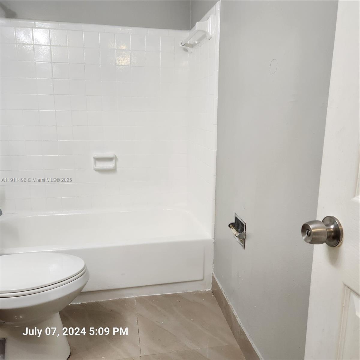 ARBOR KEYS CONDO - Residential