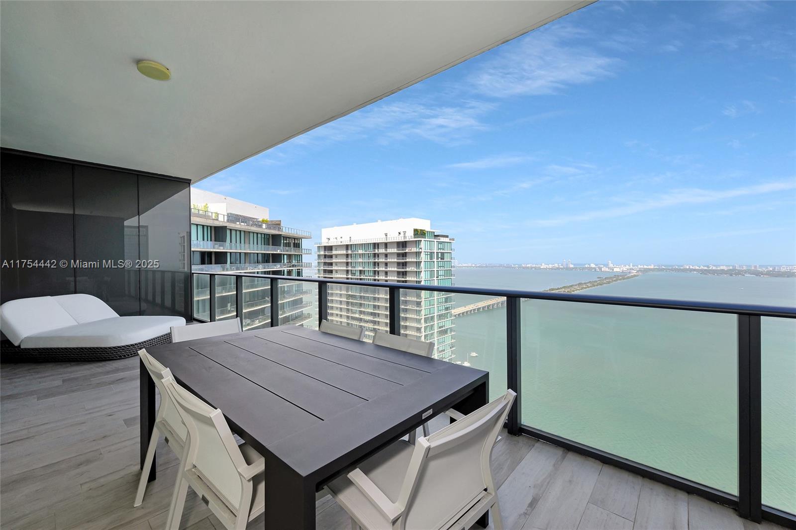 GRAN PARAISO CONDO - Residential