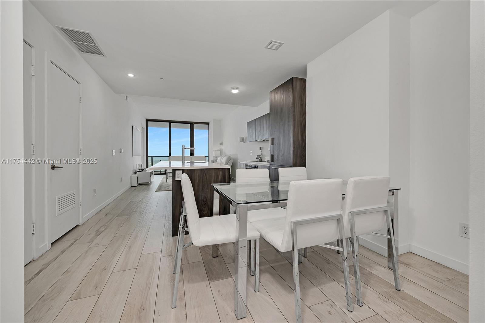 GRAN PARAISO CONDO - Residential