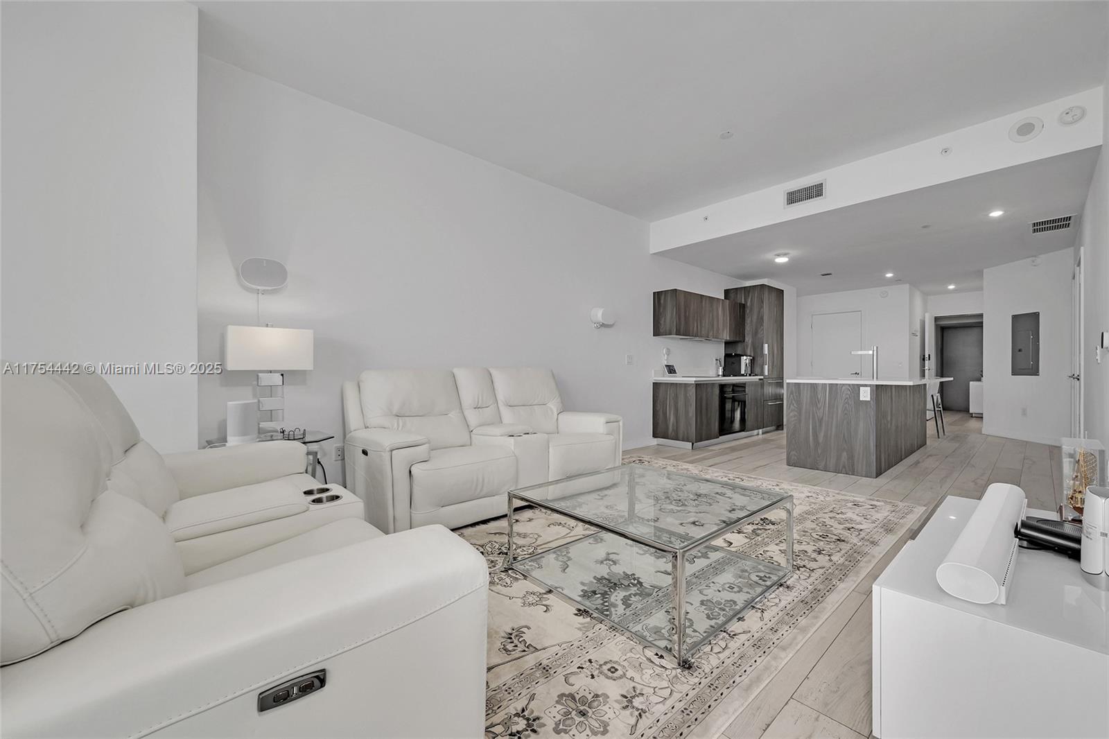 GRAN PARAISO CONDO - Residential