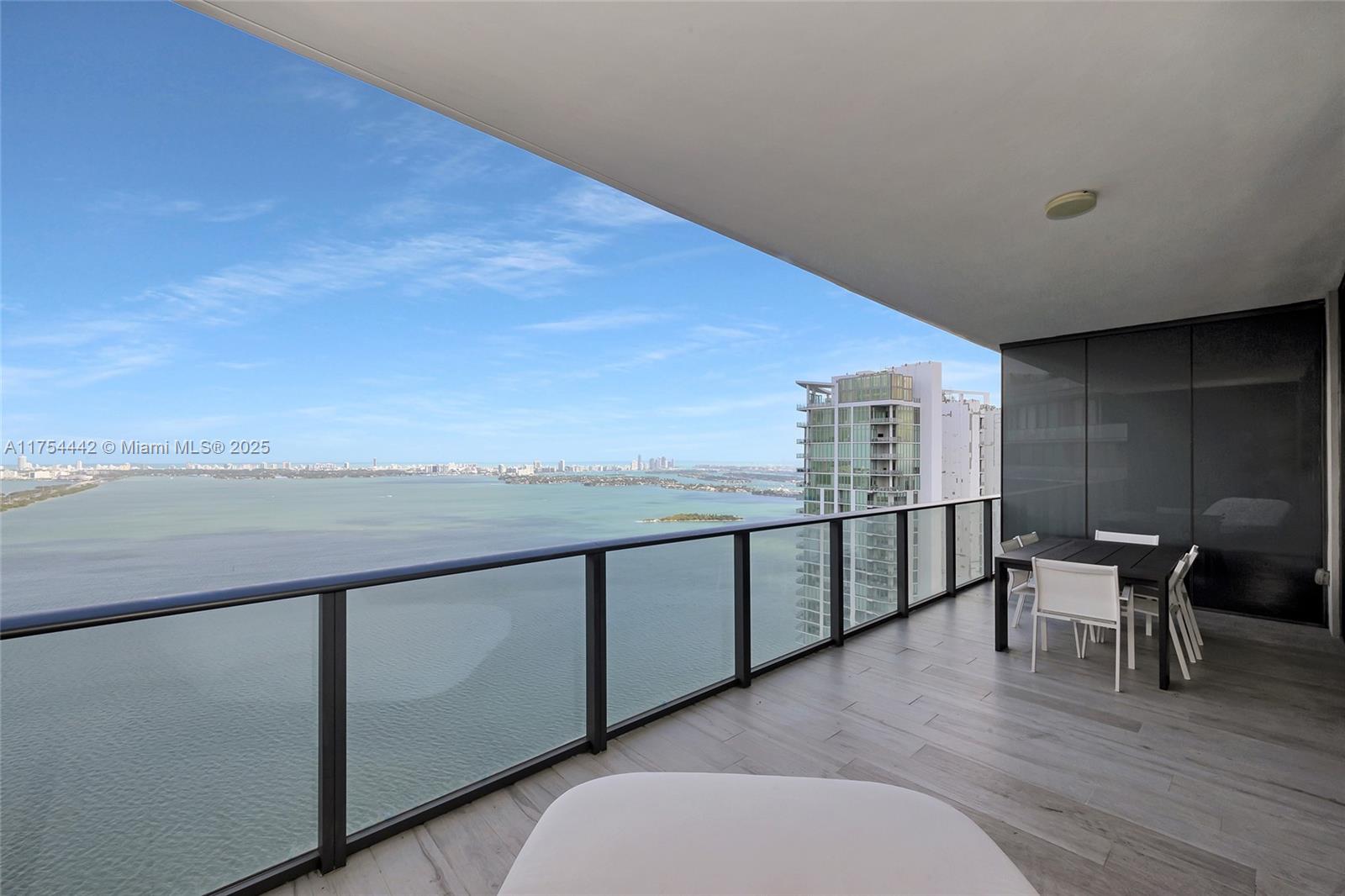 GRAN PARAISO CONDO - Residential