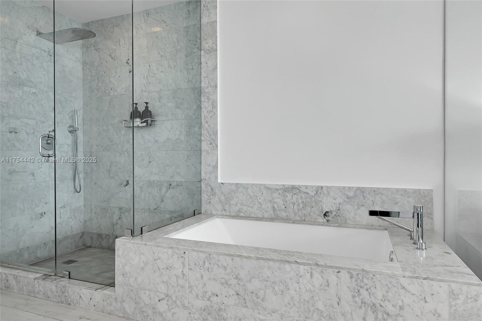 GRAN PARAISO CONDO - Residential