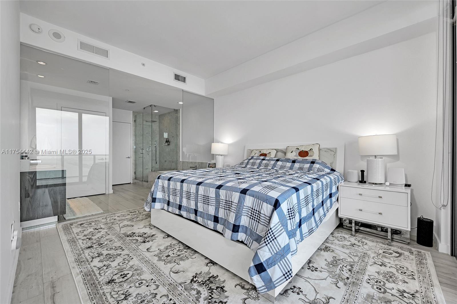 GRAN PARAISO CONDO - Residential