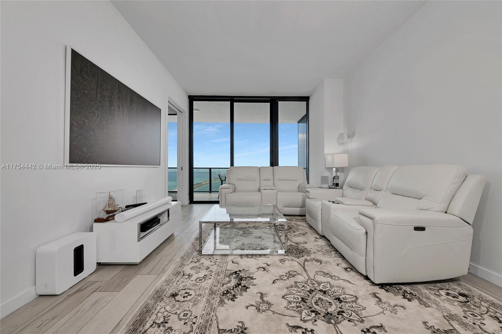 GRAN PARAISO CONDO - Residential