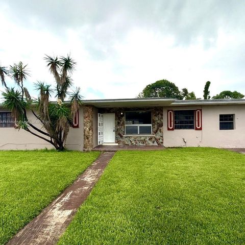 Photo of 2920 NW 179th St, Miami Gardens, FL 33056 (MLS # A11876961) Photo of 2920 NW 179th St, Miami Gardens, FL 33056 (MLS # A11876961)