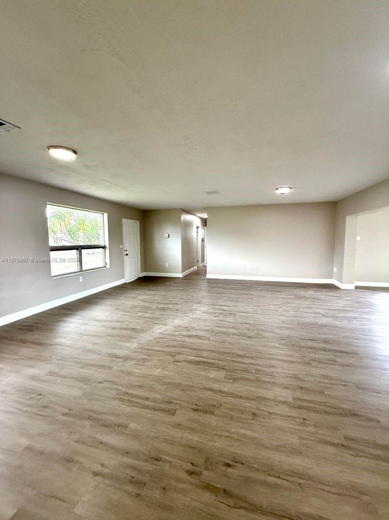 MYRTLE GROVE - Residential