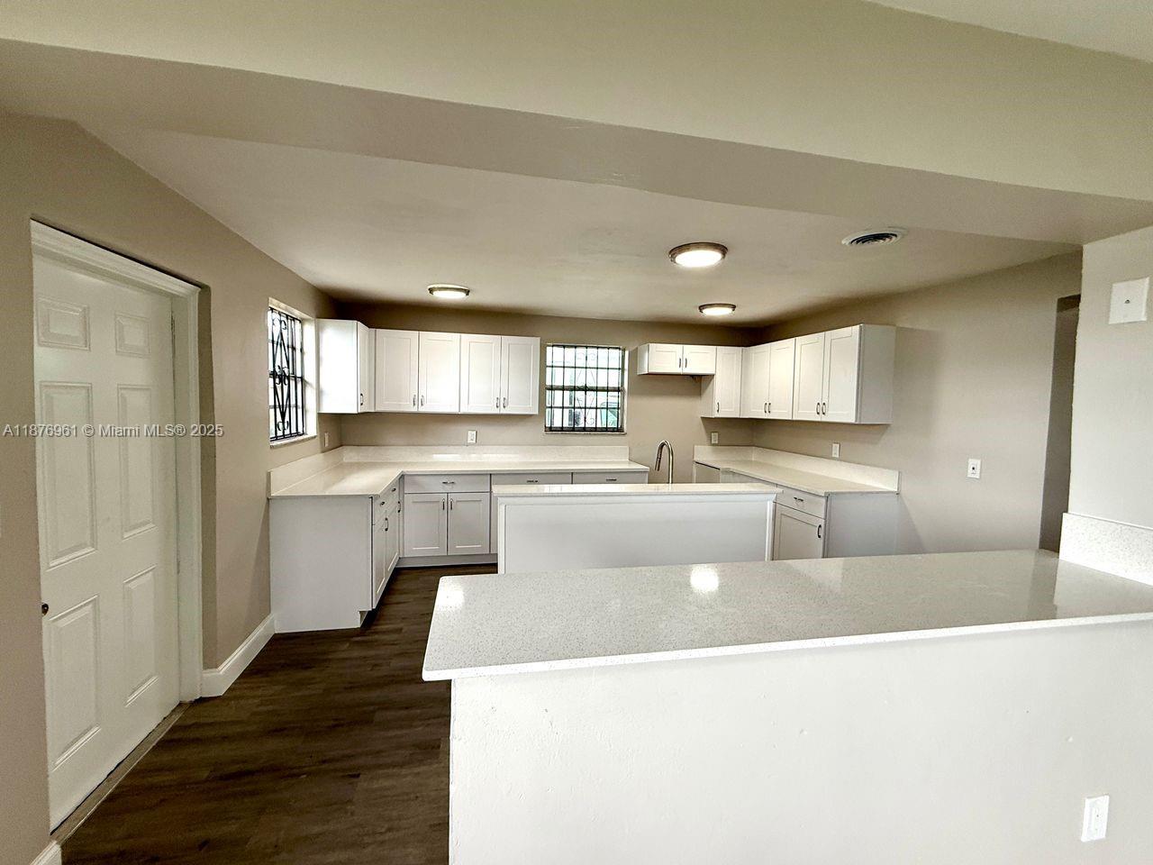 MYRTLE GROVE - Residential