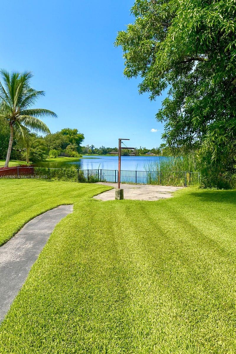 MYRTLE GROVE - Residential