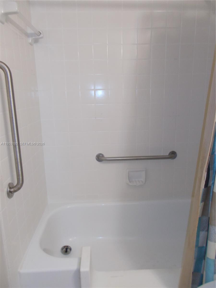 CAMBRIDGE AT CENTURY VILL - Residential