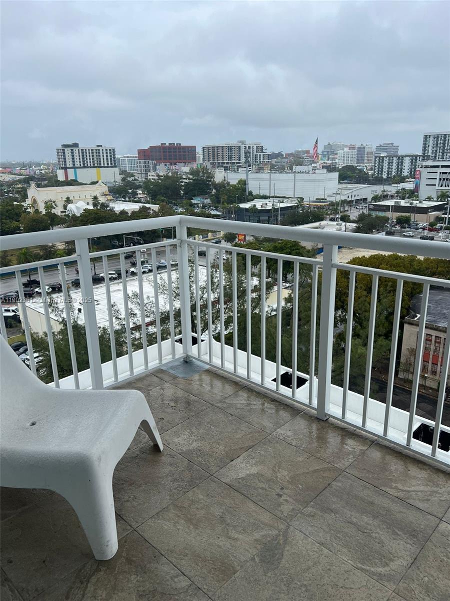 1800 BISCAYNE PLAZA CONDO - Residential