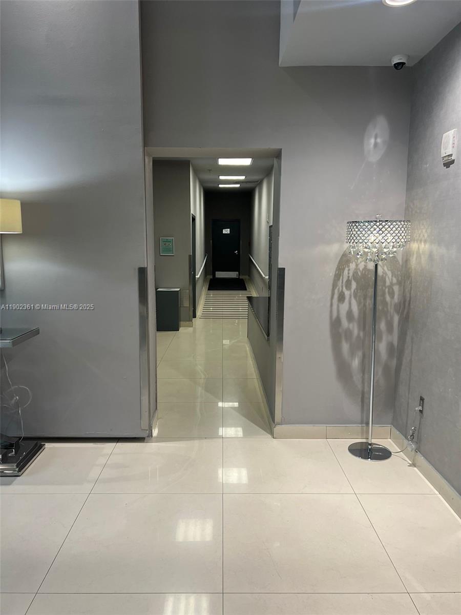 1800 BISCAYNE PLAZA CONDO - Residential