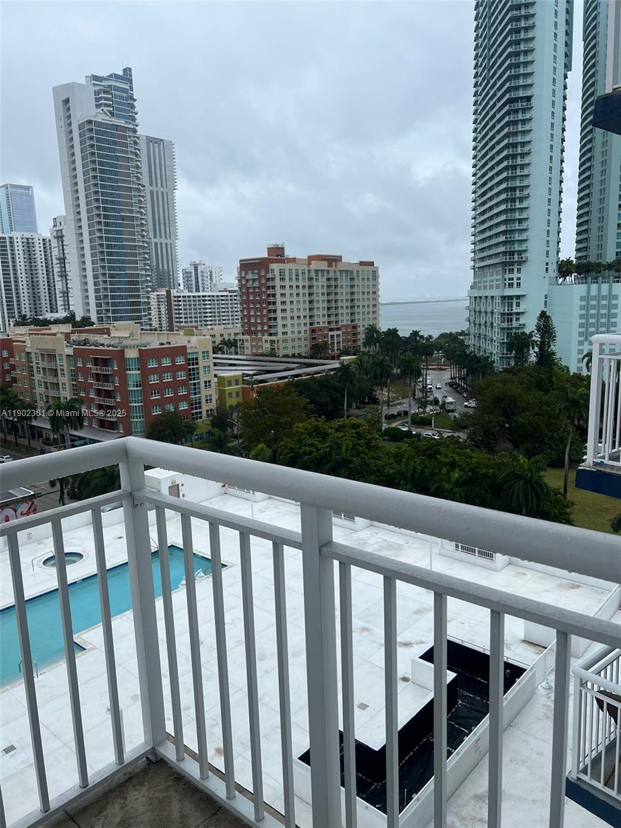 1800 BISCAYNE PLAZA CONDO - Residential