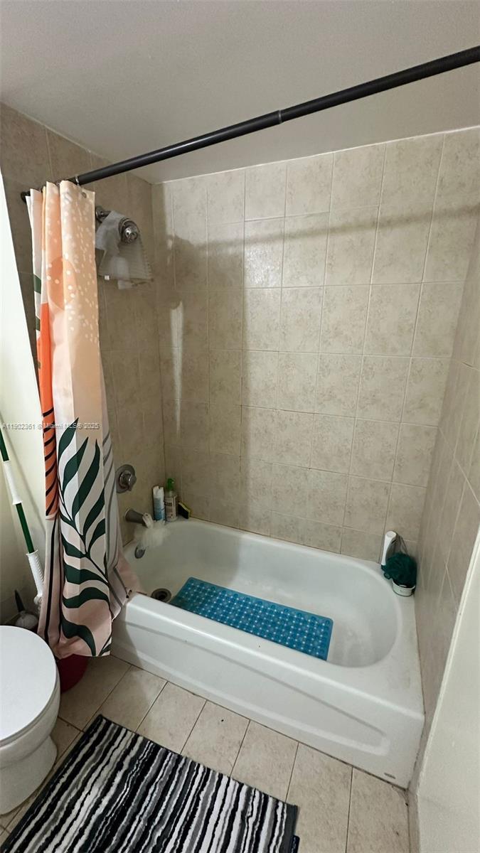 1800 BISCAYNE PLAZA CONDO - Residential
