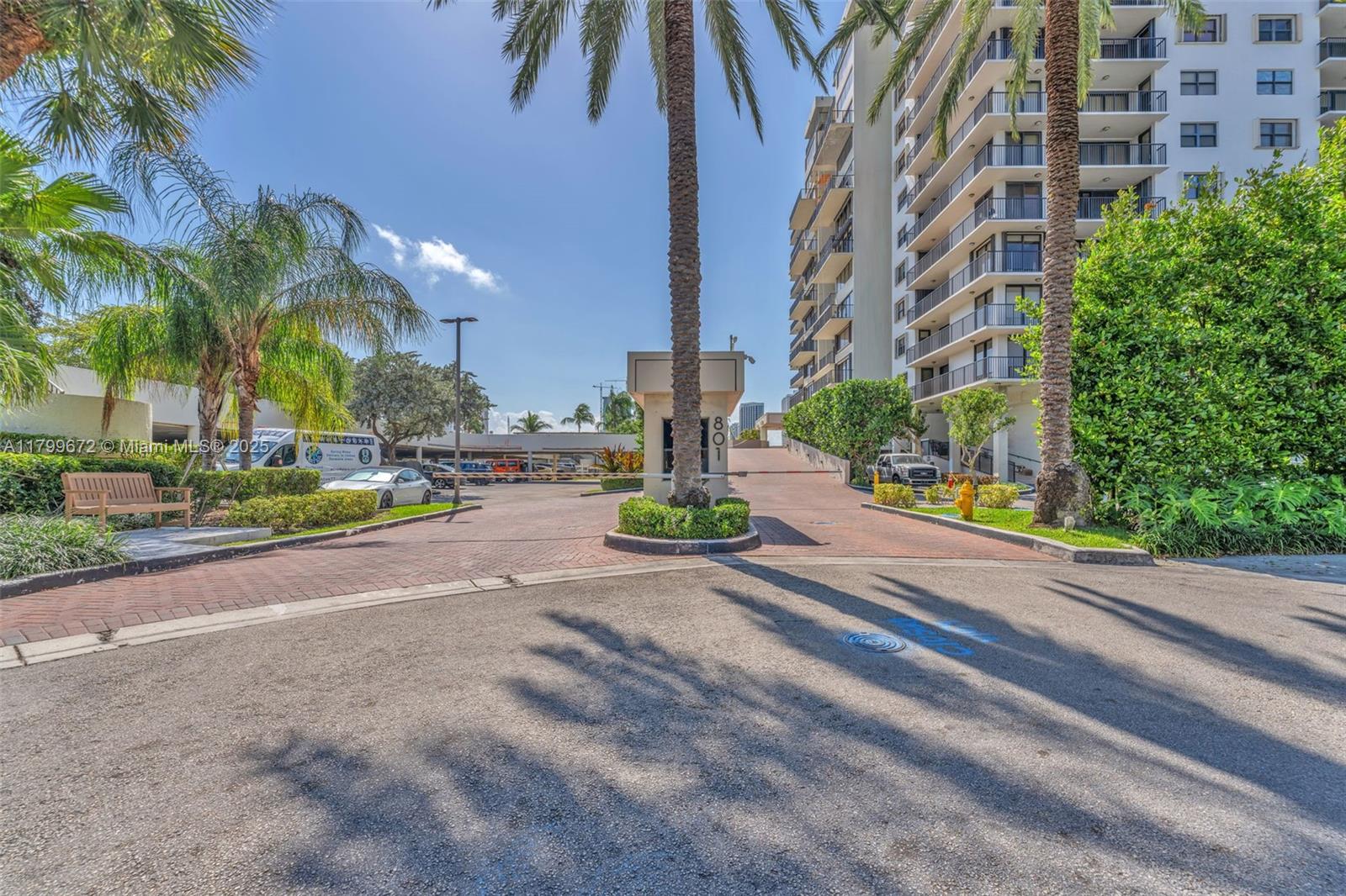 801 N Venetian Dr 208