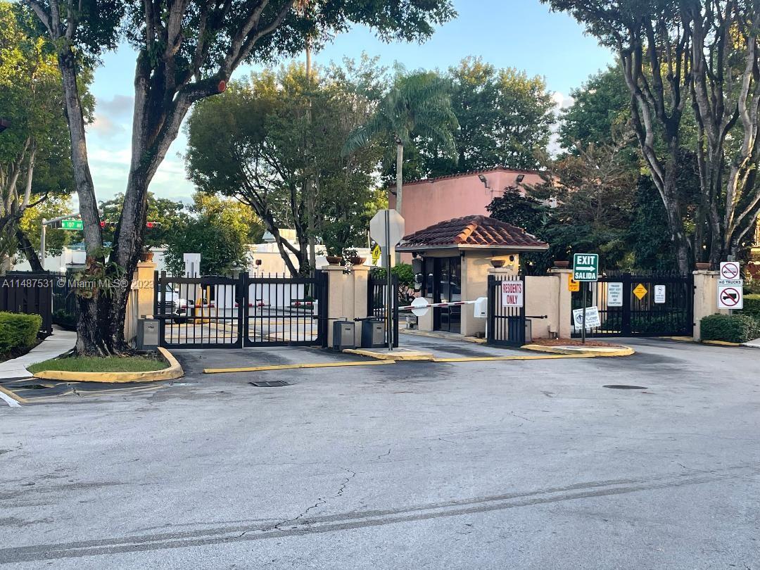Bets price in the subdivision and one of the best in the area! Gated community, first floor unit, 1 full bedroom 1 remodeled bath, separate dining Rm, all tile, just painted. Community with lots of amenities, close to markets school, banks restaurants, store and more. Not pets allow. Ready to move in.