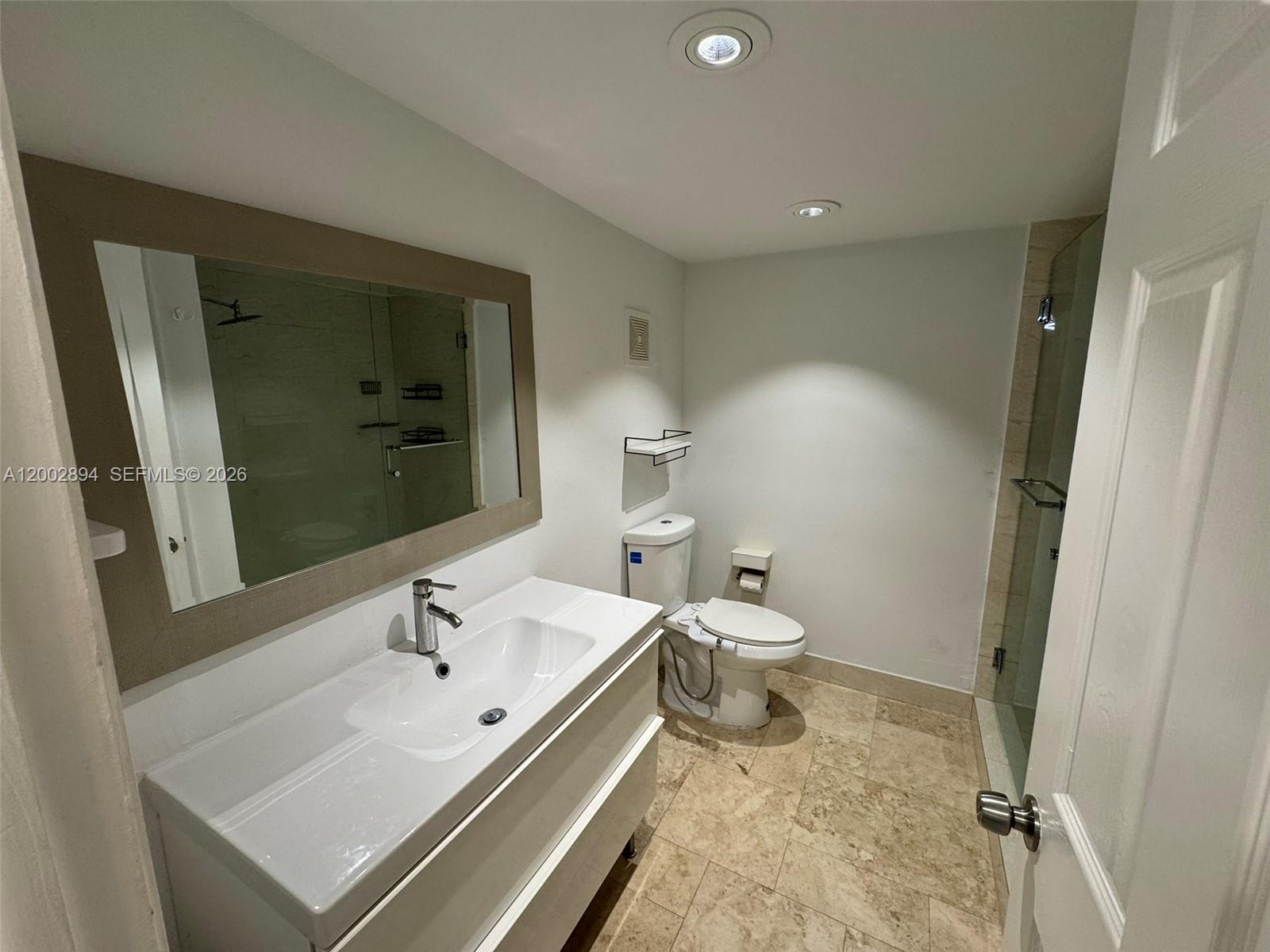 BUILDING TEN OF RACQUET C - Residential