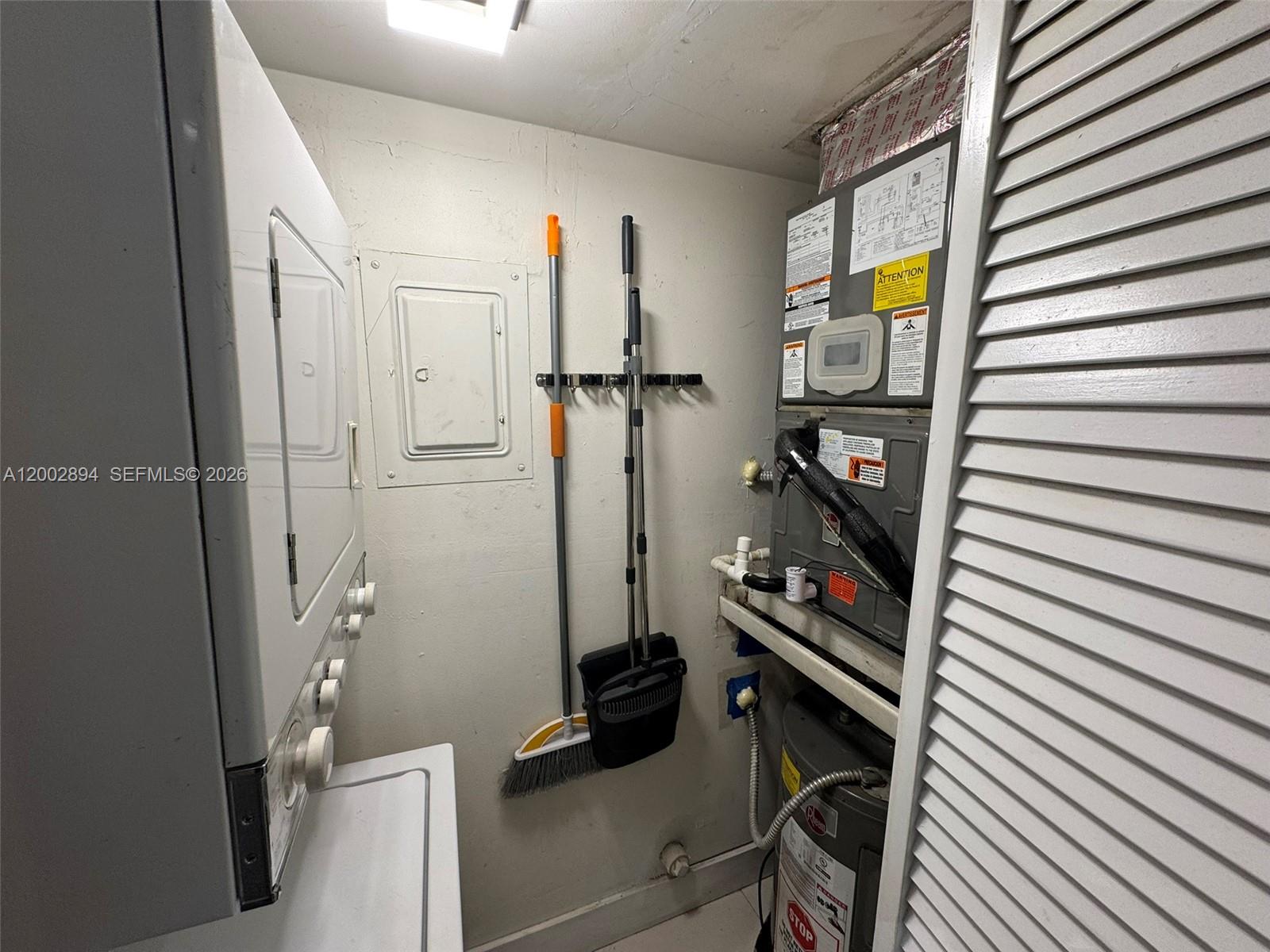 BUILDING TEN OF RACQUET C - Residential