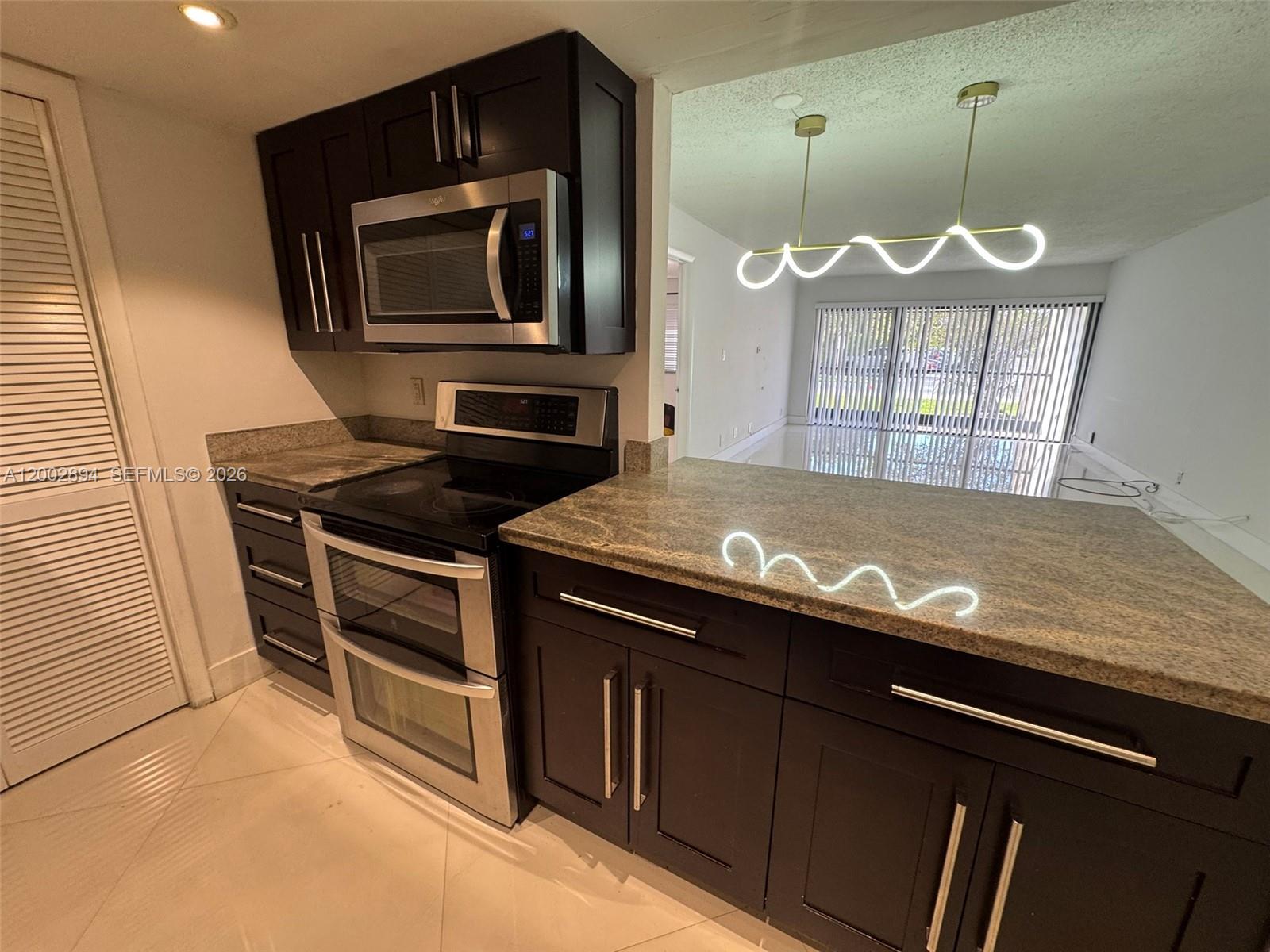 BUILDING TEN OF RACQUET C - Residential