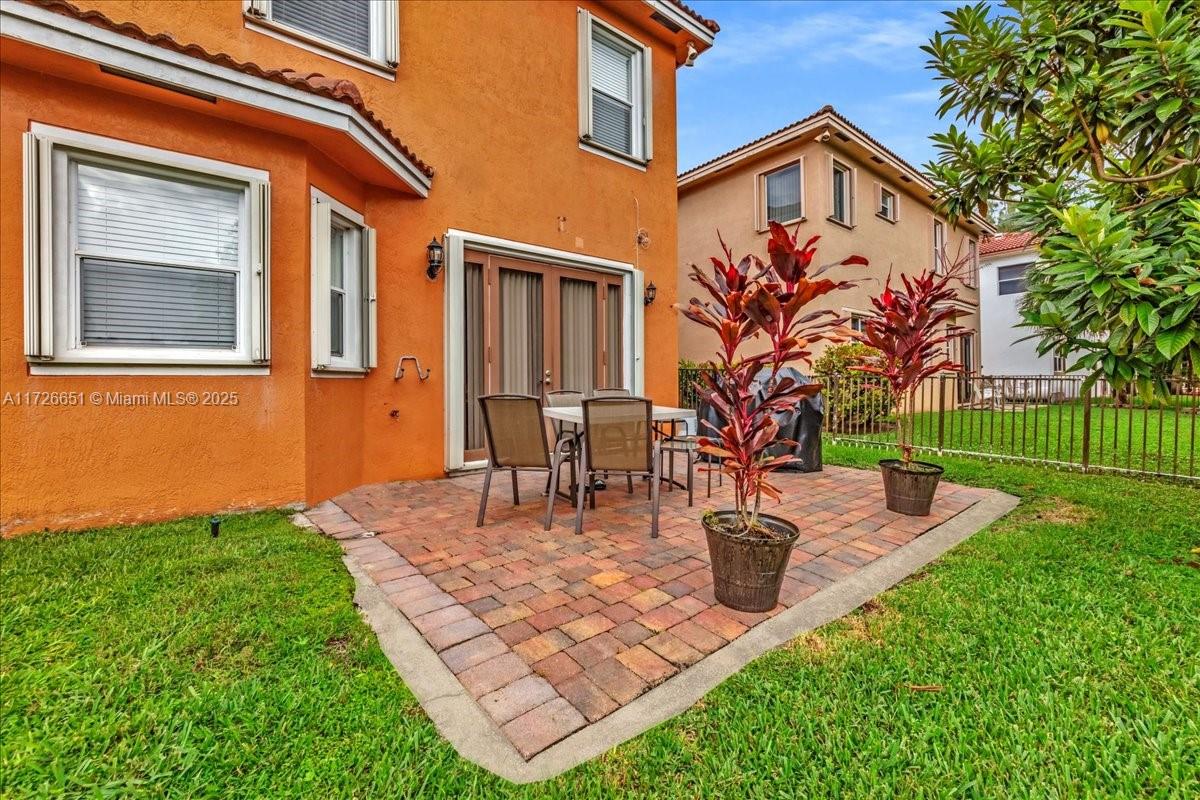 COLONY COURT - Residential