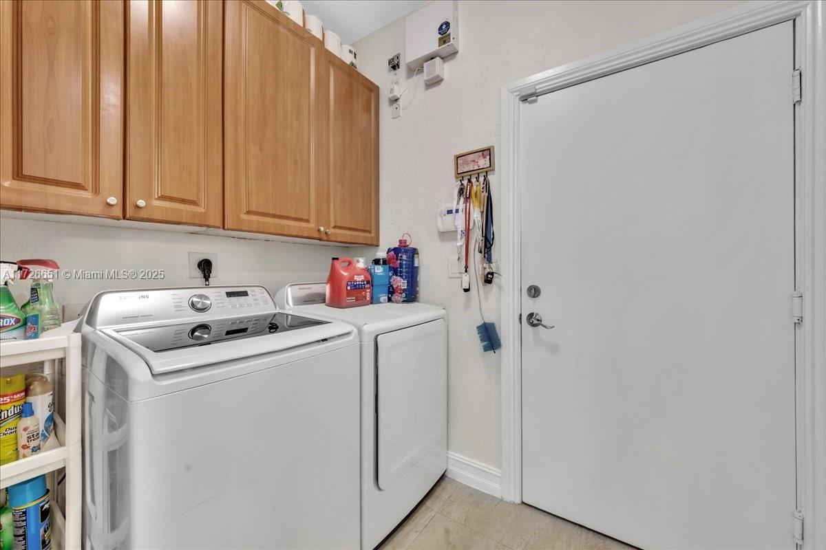 COLONY COURT - Residential