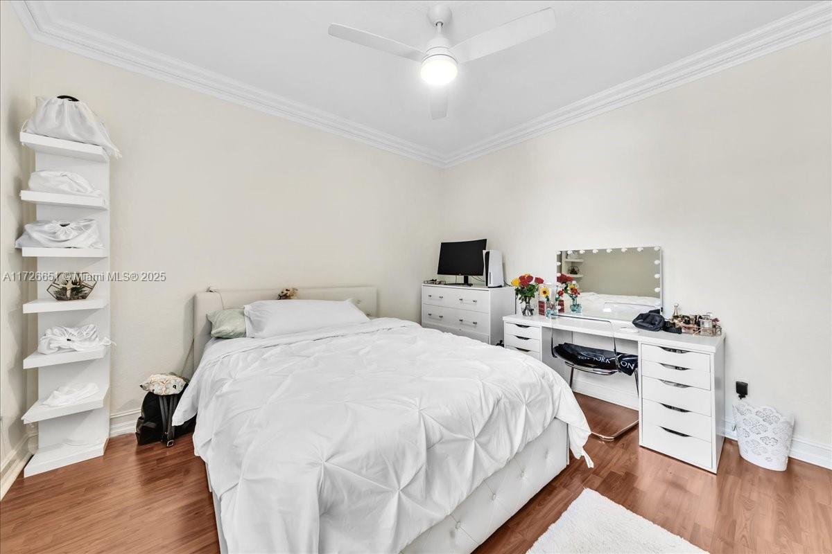 COLONY COURT - Residential