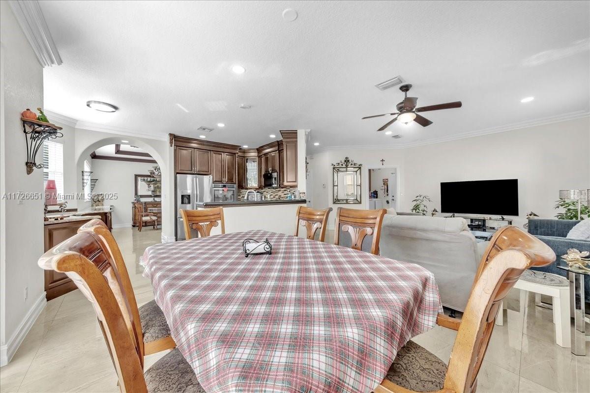 COLONY COURT - Residential