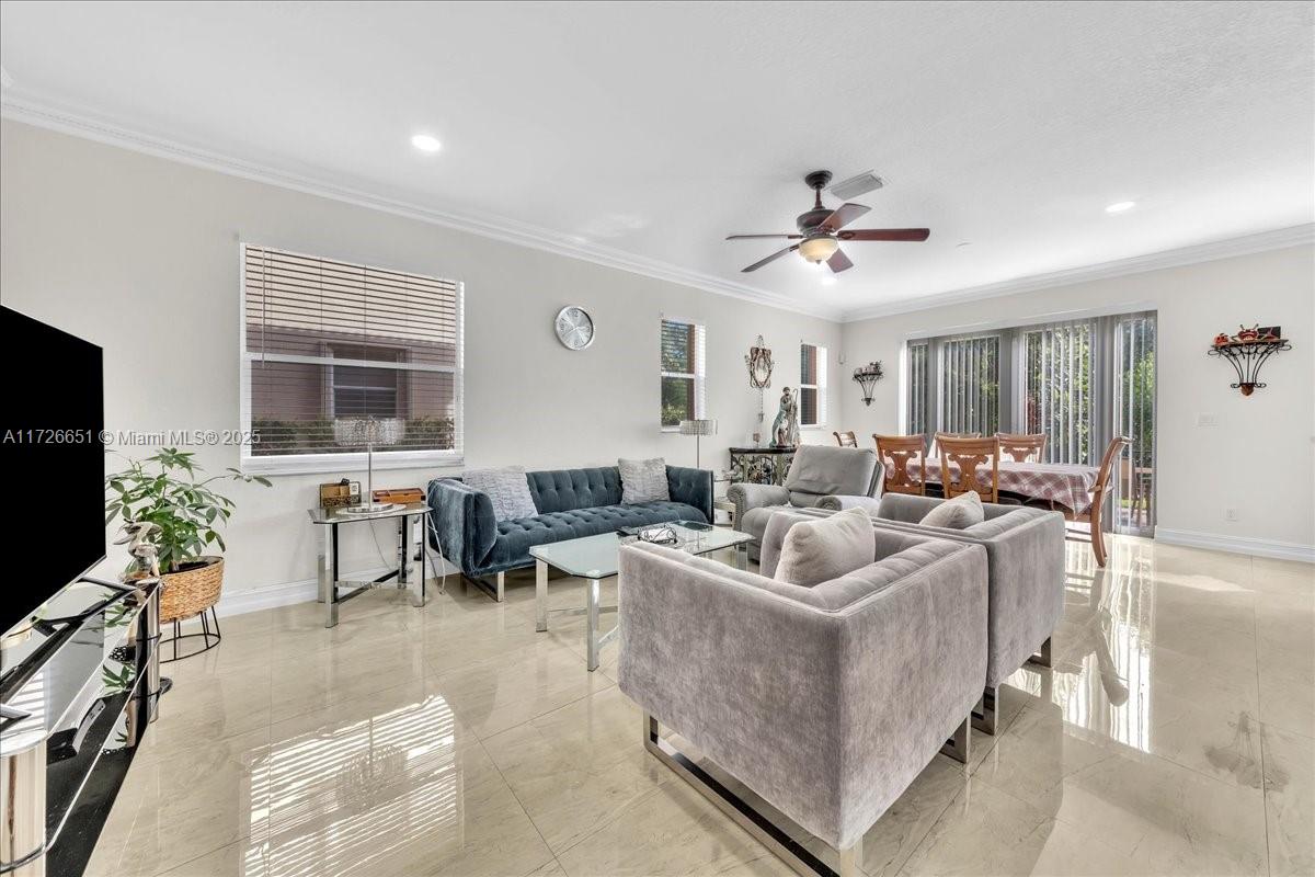 COLONY COURT - Residential