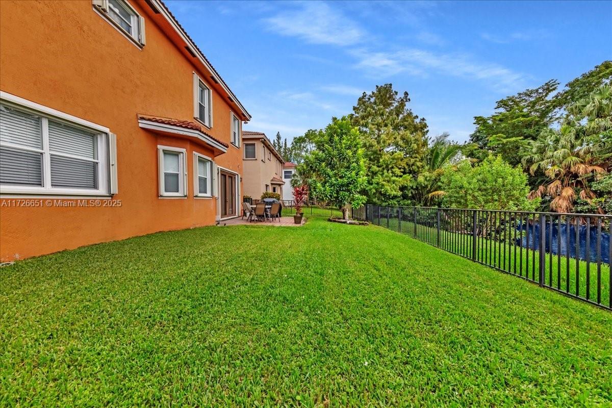 COLONY COURT - Residential