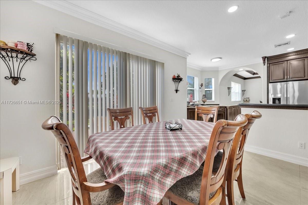 COLONY COURT - Residential