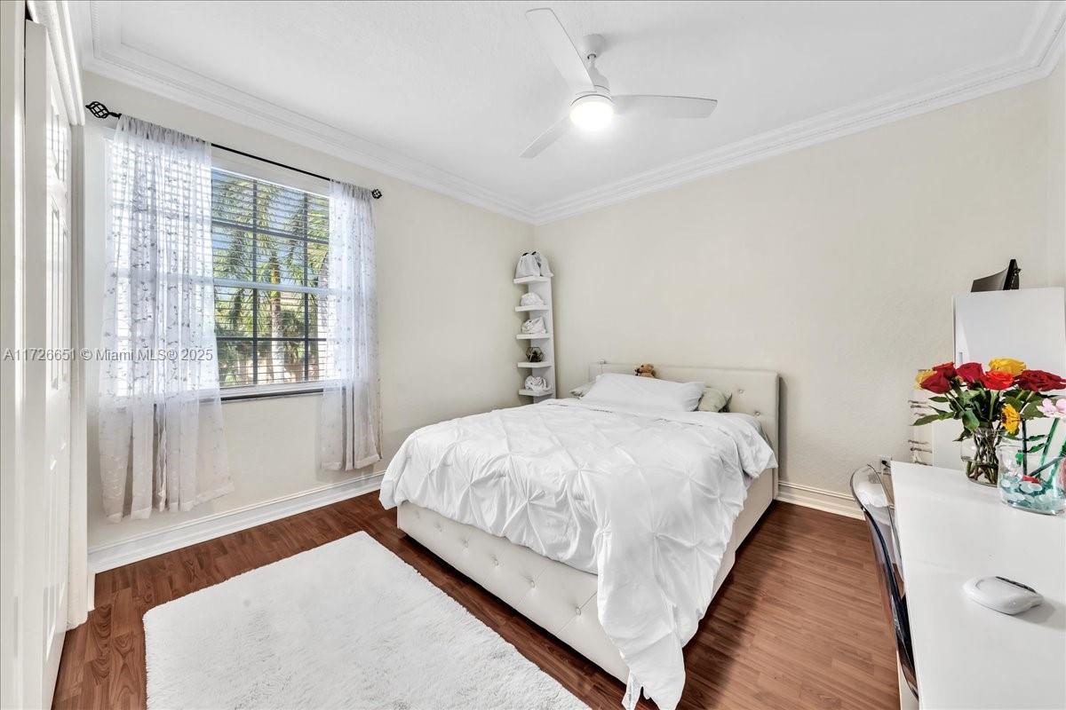 COLONY COURT - Residential