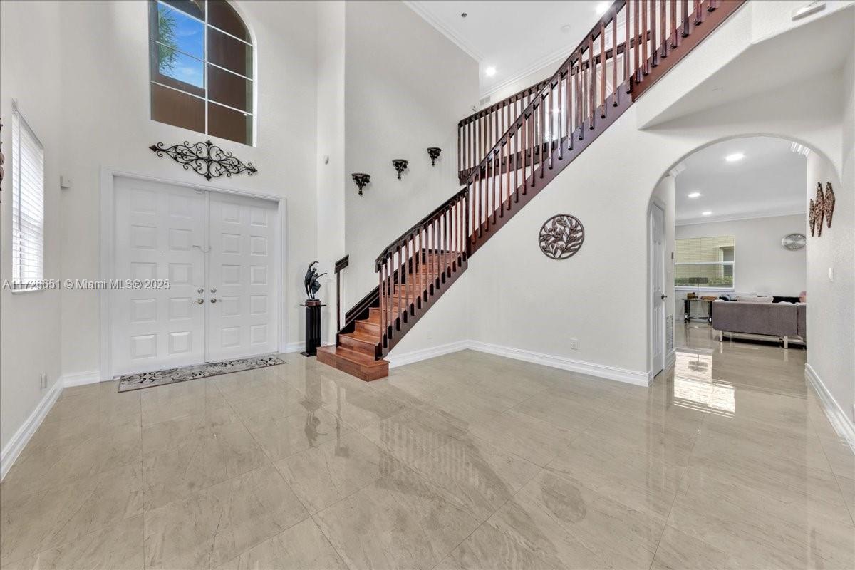 COLONY COURT - Residential