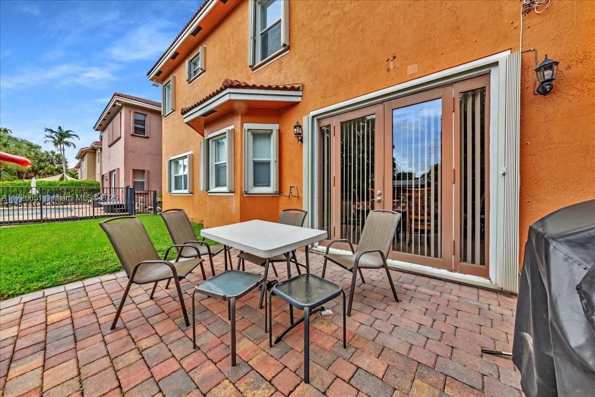 COLONY COURT - Residential