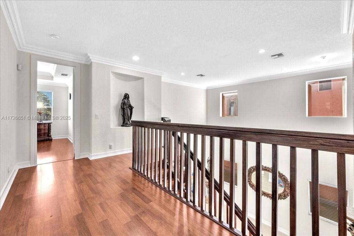 COLONY COURT - Residential