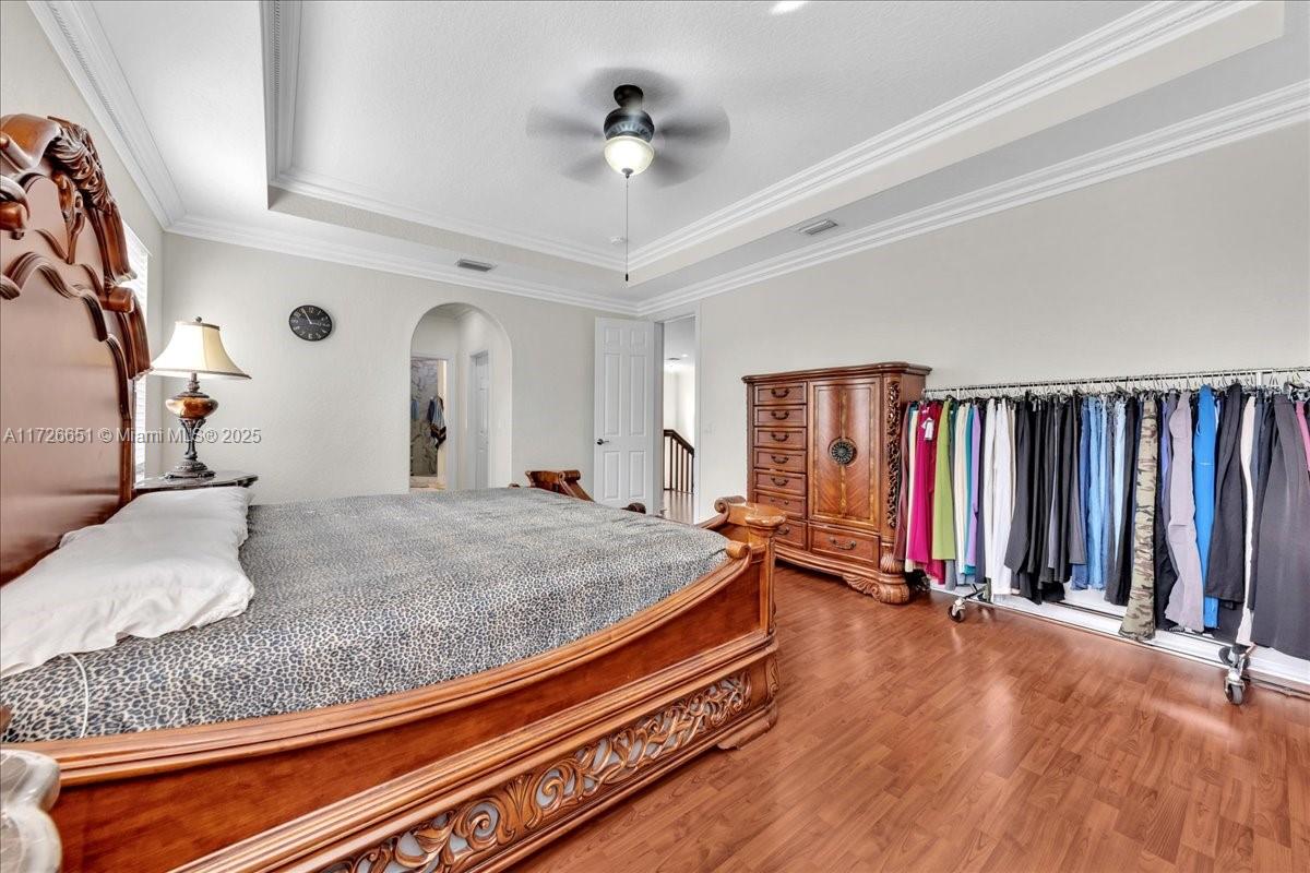 COLONY COURT - Residential