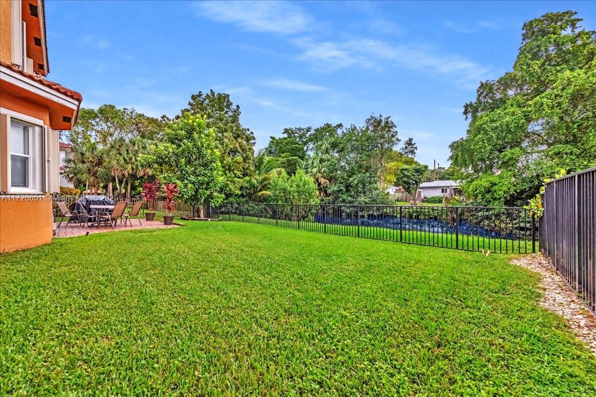COLONY COURT - Residential