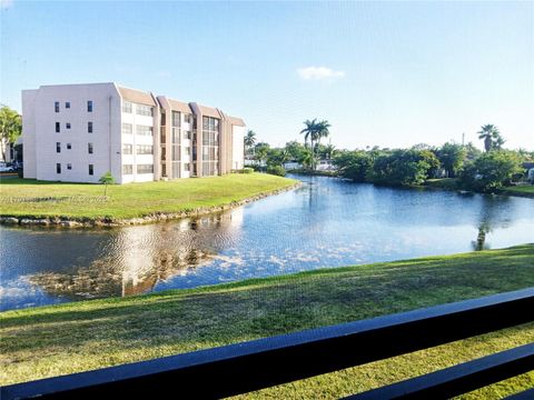 10442 Sunrise Lakes Blvd 203 Sunrise FL 33322