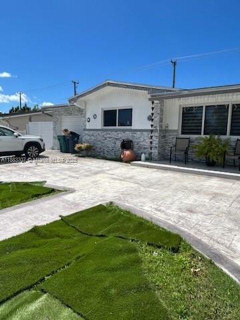 Photo of 28520 SW 146th Ave, Homestead, FL 33033 (MLS # A11883707)