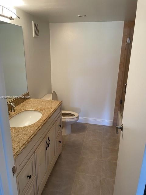 BUILDING TEN OF RACQUET C - Residential Lease