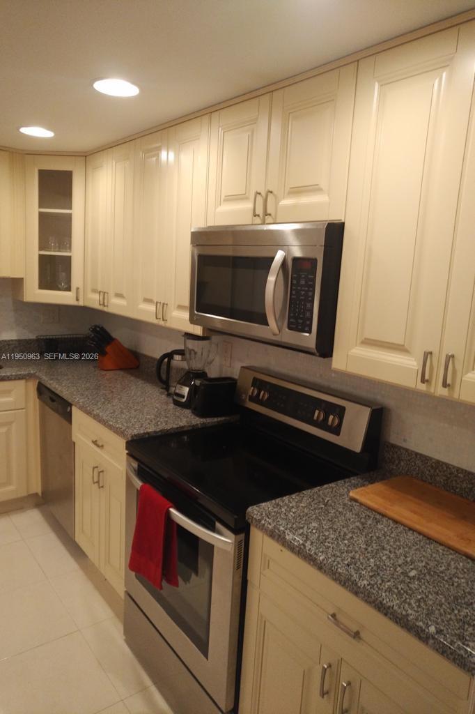 500 Three Islands Blvd 918