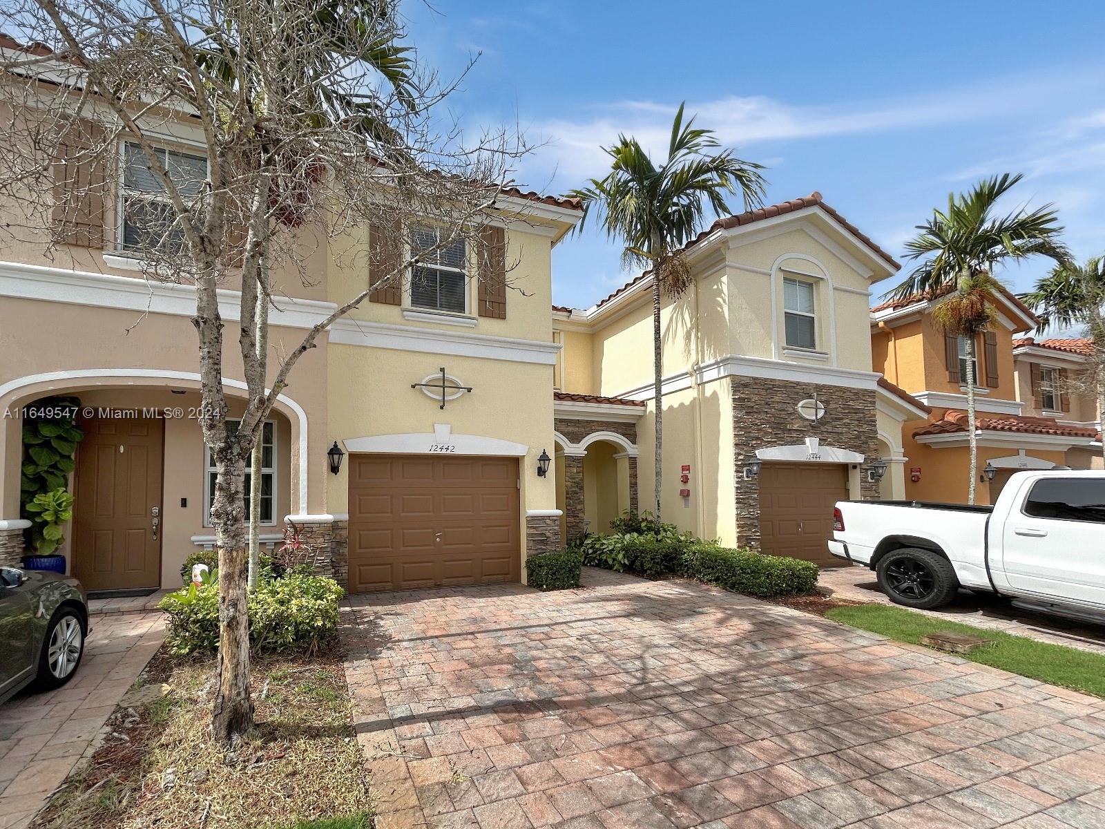 View Plantation, FL 33325 townhome