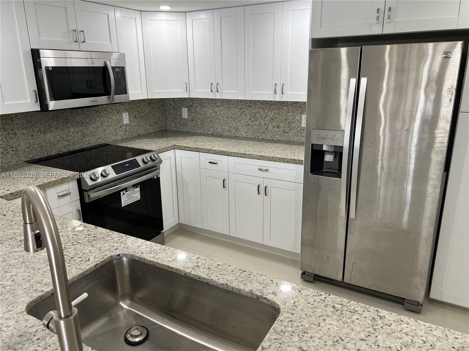 VILLA VENEZIA CONDO PH VI - Residential