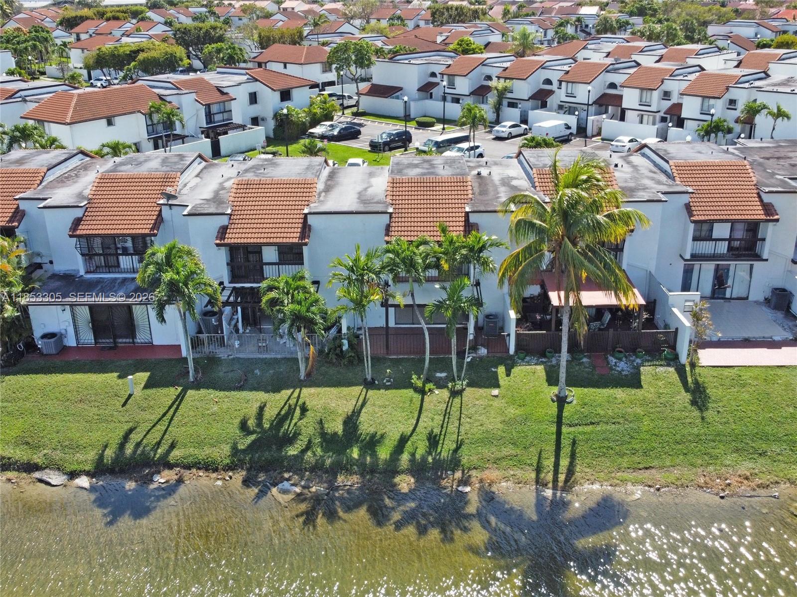 VILLA VENEZIA CONDO PH VI - Residential