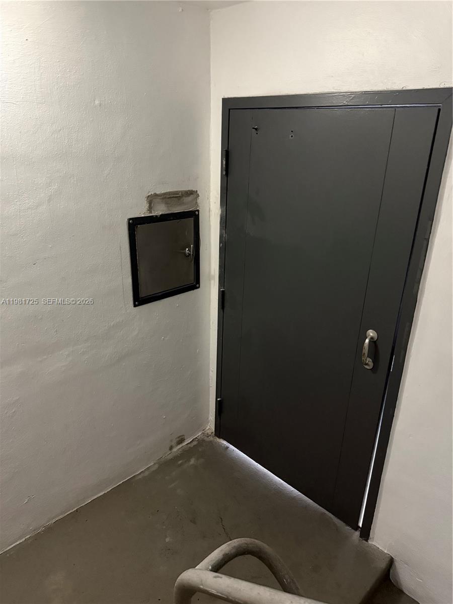 TWIN TOWERS CONDO - Residential