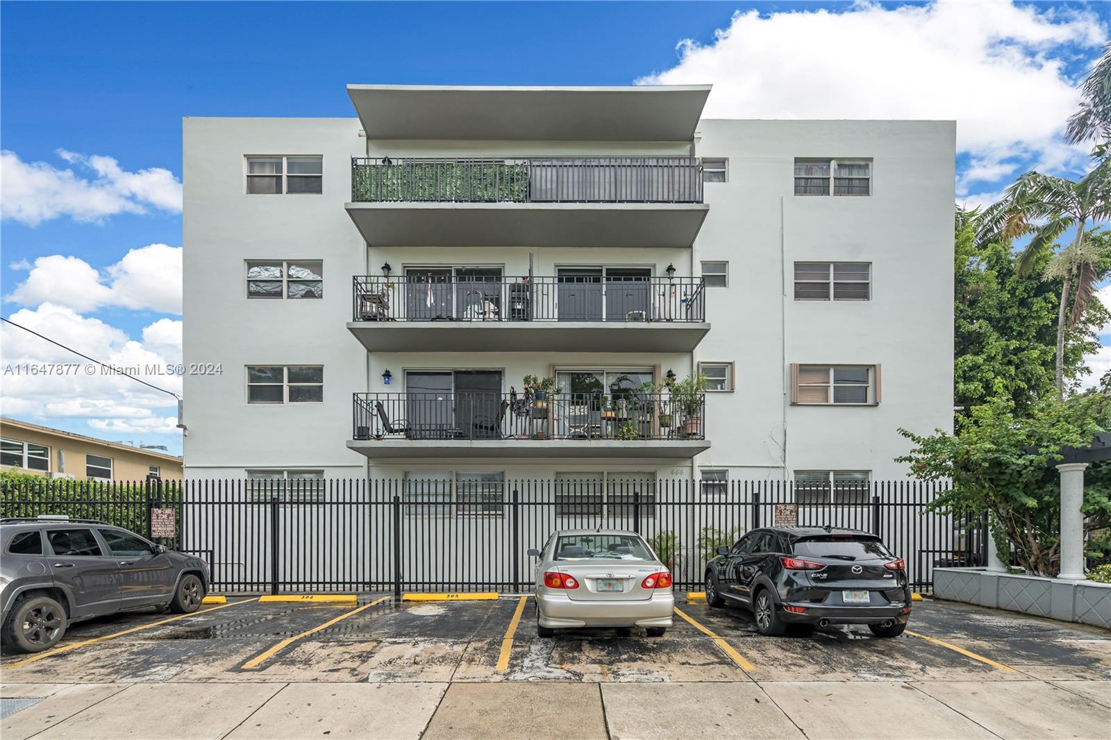 VILLA NAVARRA CONDO - Residential