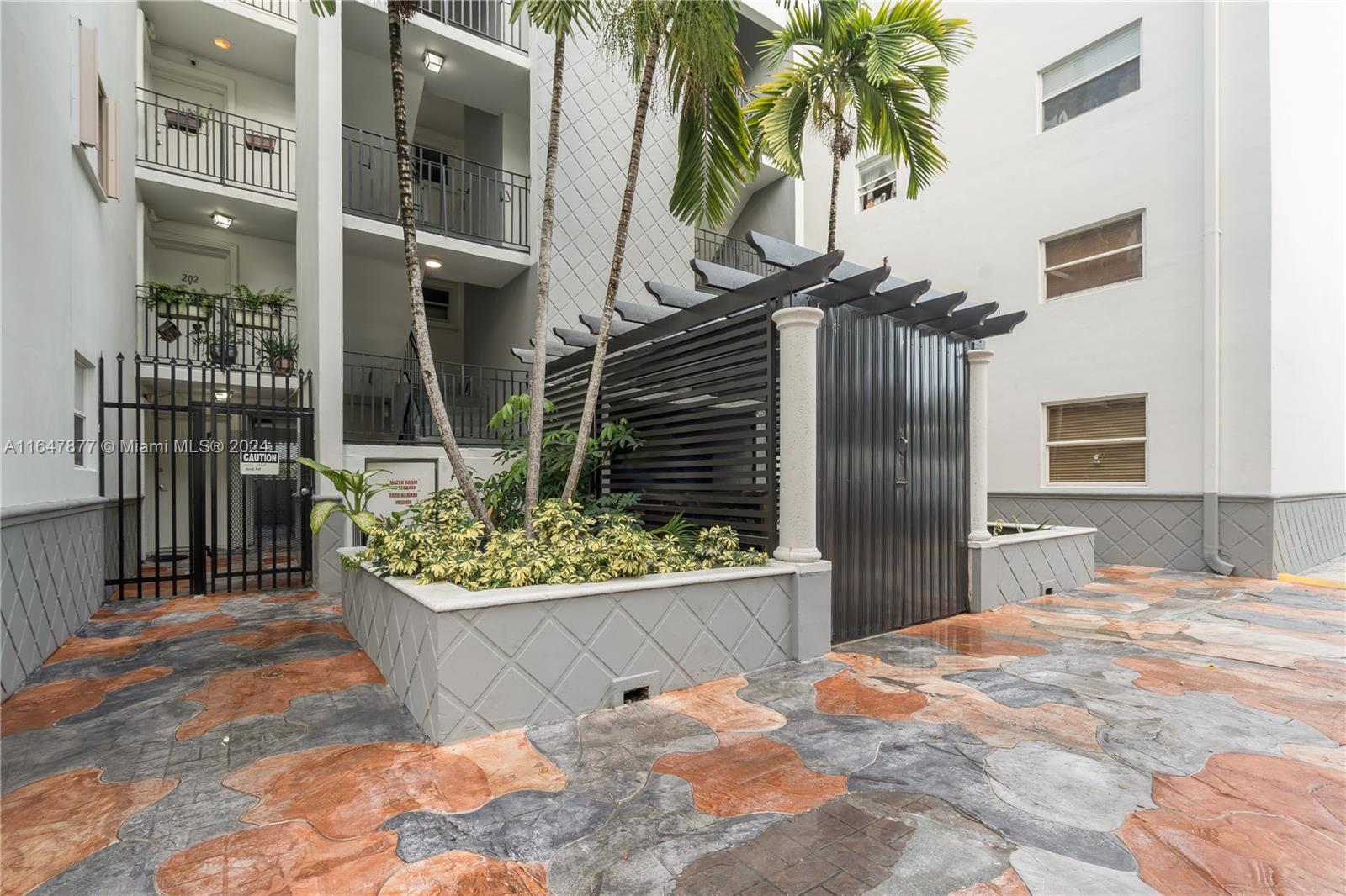 VILLA NAVARRA CONDO - Residential