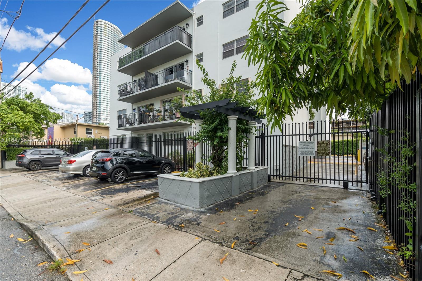 VILLA NAVARRA CONDO - Residential