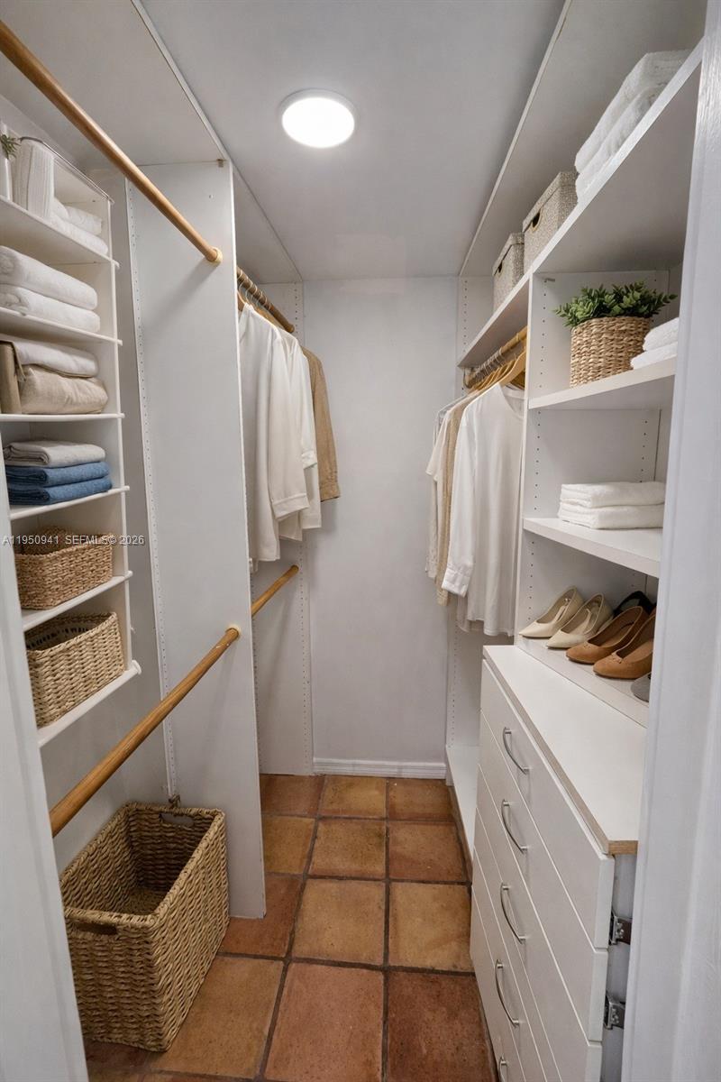 BAYVIEW TERR CONDO - Residential